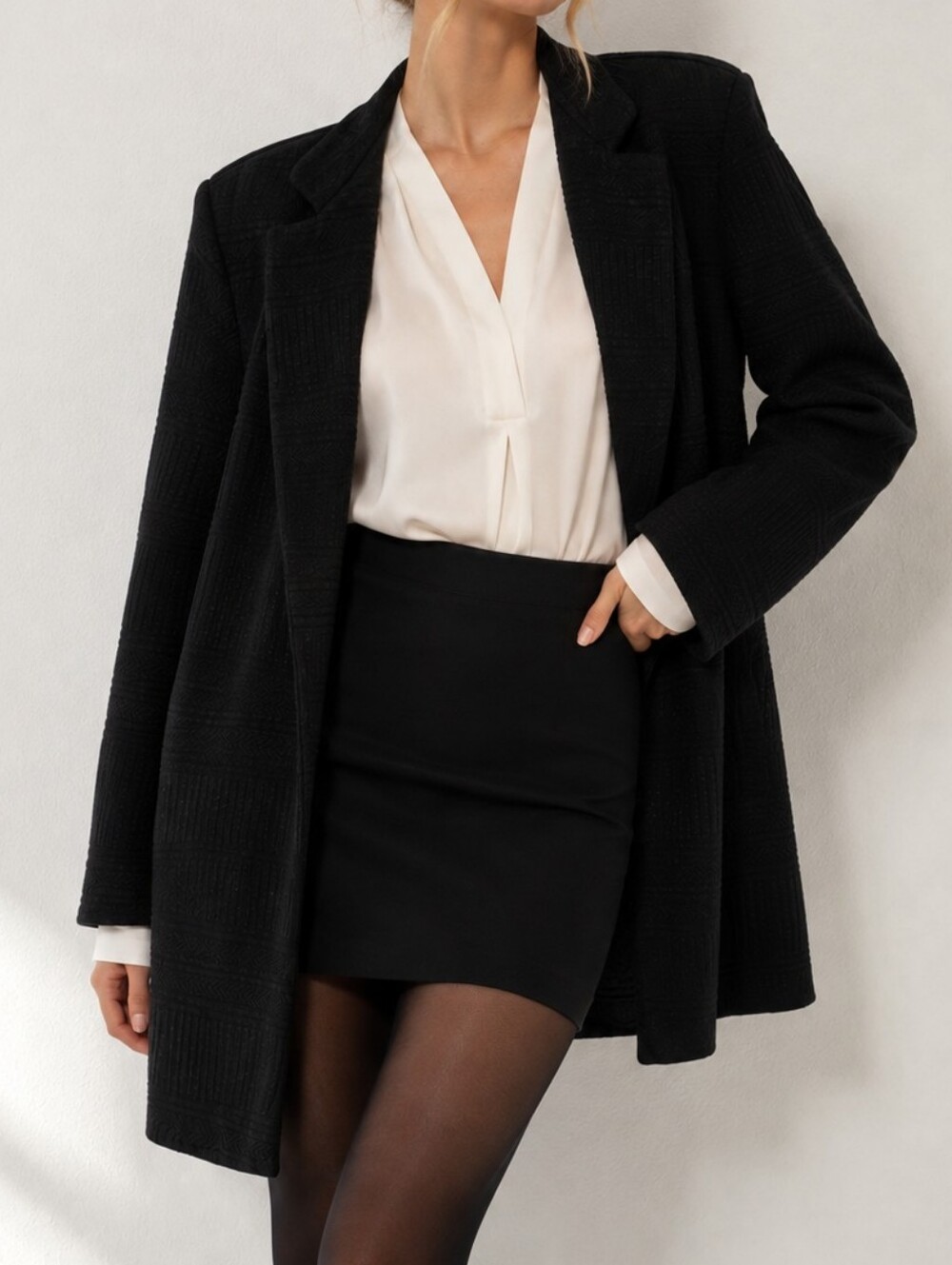 Chico’s Size 3 US 12/14 Black Textured Long Blazer Jacket Open Front Career